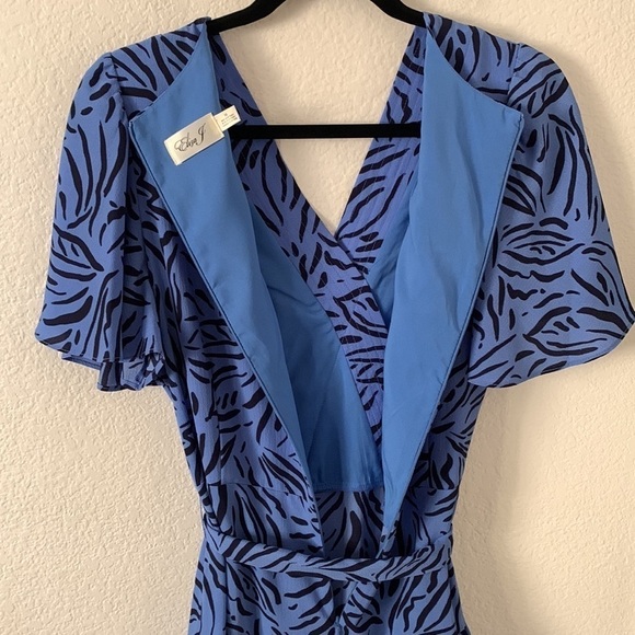 Eliza J Print Faux Wrap Tiered Flutter Sleeve V Neck Dress - Picture 12 of 14